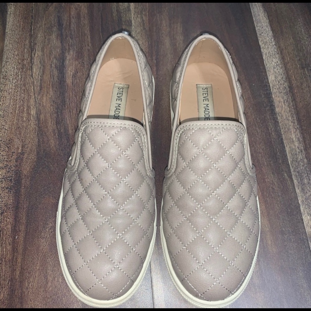 Steve Madden slip on shoes